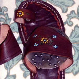 Brown flower sandals Made in Mexico